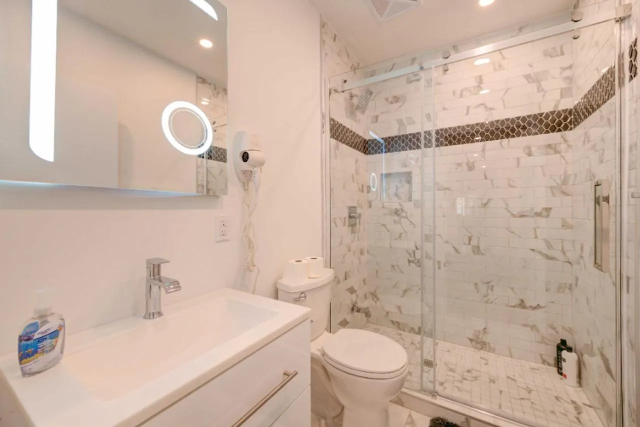 Cloud3 Hotel Toronto Apartment