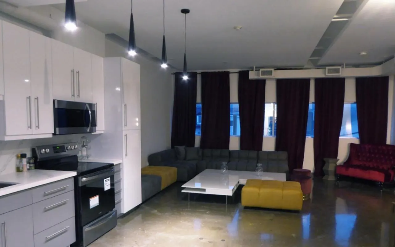 Cloud3 Hotel Toronto Apartment