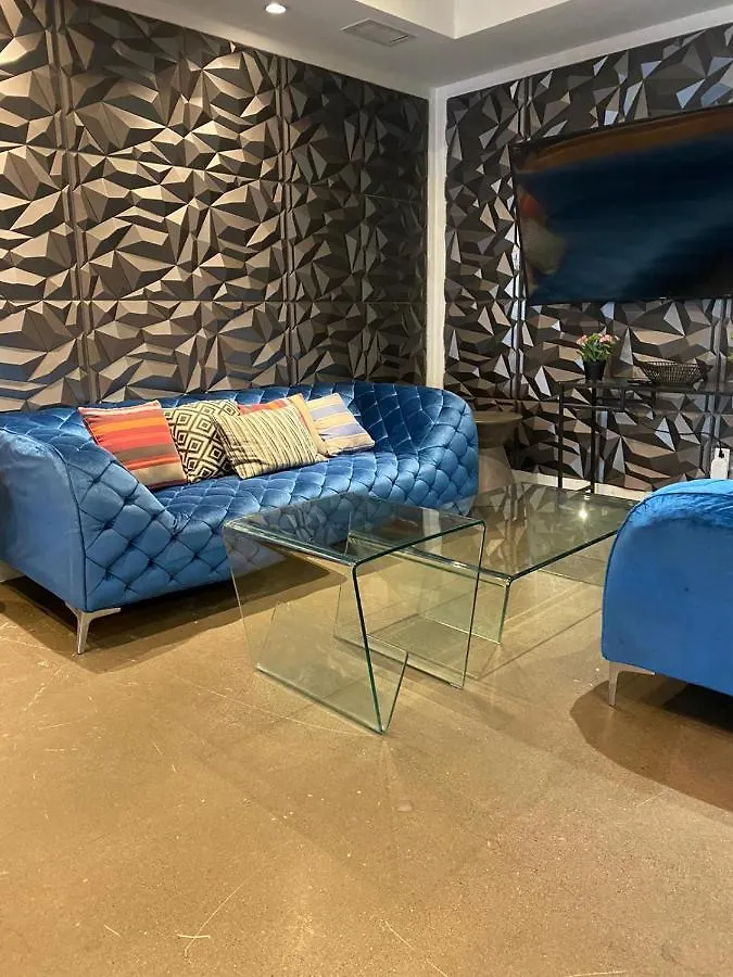 Cloud3 Hotel Toronto Apartment
