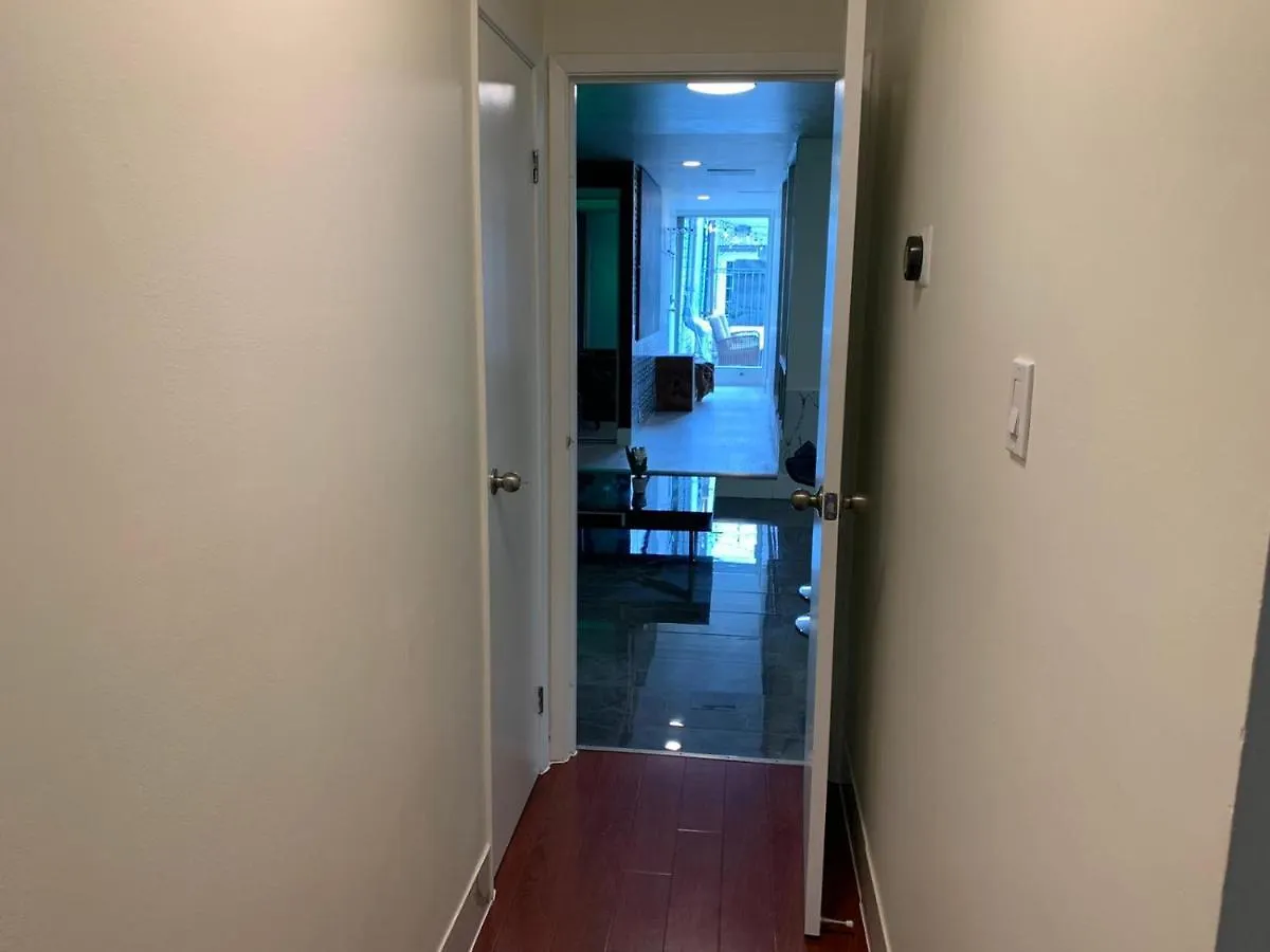 Cloud3 Hotel Toronto Apartment